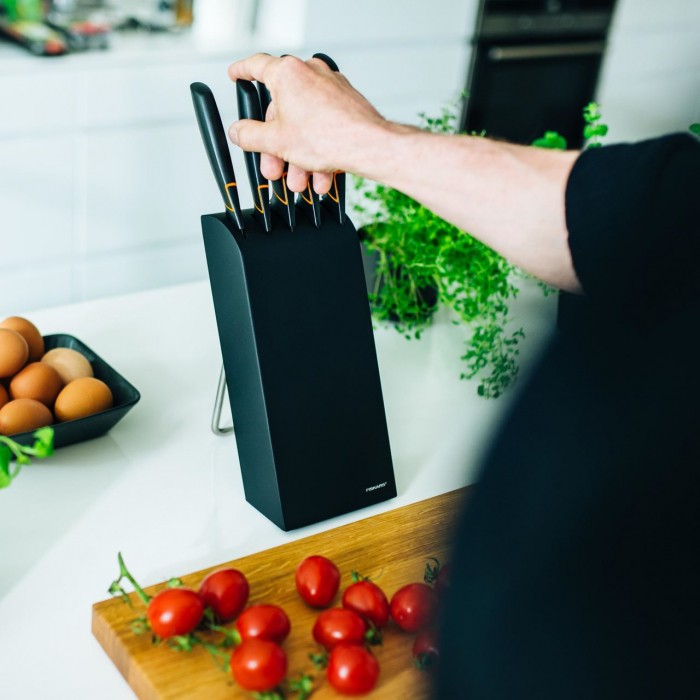 Set 5 cutite + suport Fiskars Edge, otel inoxidabil, negru [7]