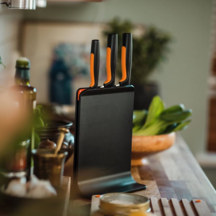 Set suport din plastic + 3 cutite Fiskars Functional Form [2]