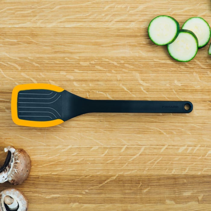 Spatula Fiskars Functional Form, silicon, 293 mm, 70 g [5]