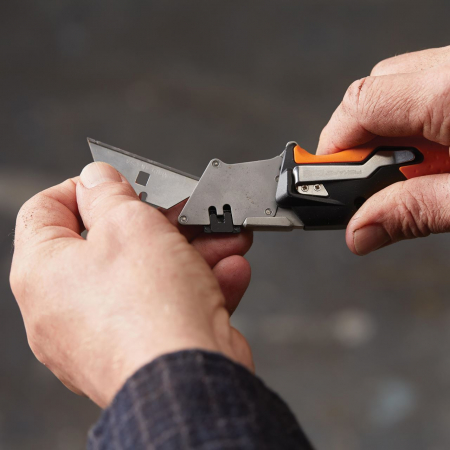 Cutit utilitar pliabil cu lama trapezoidala Fiskars CarbonMax, 1027224, 170 mm, 170 g [7]