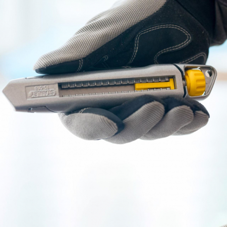 Cutter Stanley Interlock, lama fractionabila, latime 18 mm [9]