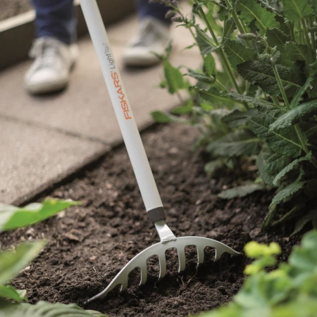 Grebla pentru trandafiri, Fiskars Light, 158 cm, 520 g [1]