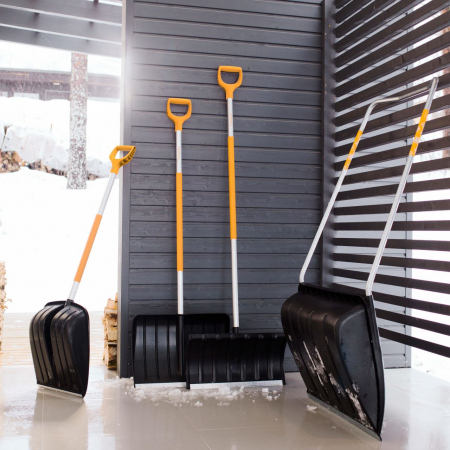 Lopata pentru zapada Fiskars SnowXpert, 1310 mm, 1400 g [2]