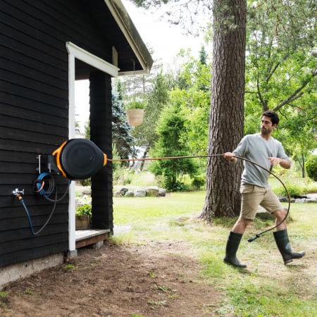 Suport Fiskars pentru fixarea pe perete a tamburului XL [1]