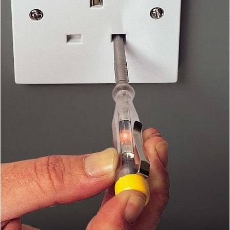 Surubelnita tester de tensiune Stanley, 3 x 65 mm, 250 V [1]