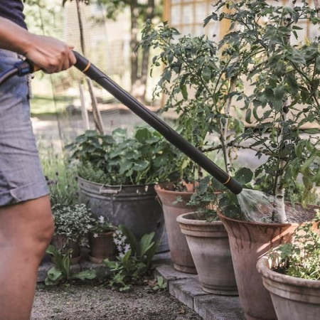 Tija pentru stropit FISKARS, 2 moduri de stropire [2]