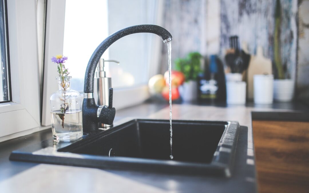 7 motive pentru care ai nevoie de sisteme de purificare pentru apa la tine acasa
