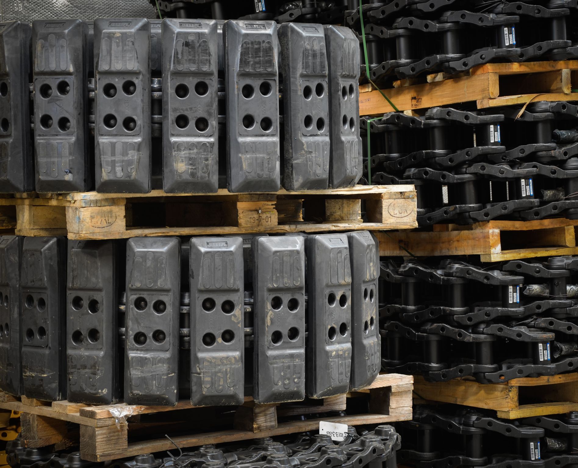 Ce fel de papuci de cauciuc se potrivesc utilajului tau cu lanțuri de oțel?