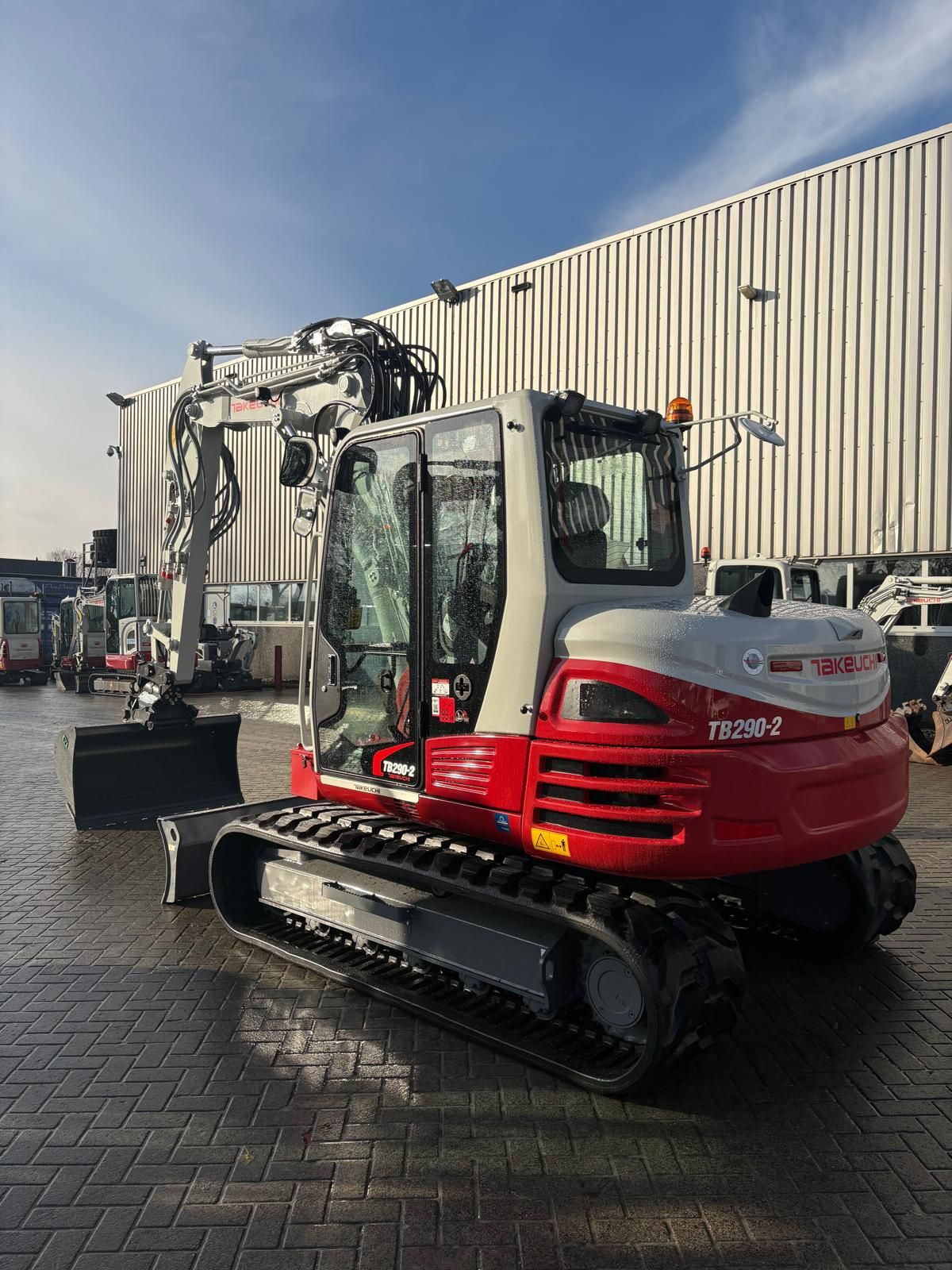 Șenile de cauciuc cu lățime de 600 mm pentru Takeuchi TB290-2: stabilitate mai mare și protecție superioară a solului