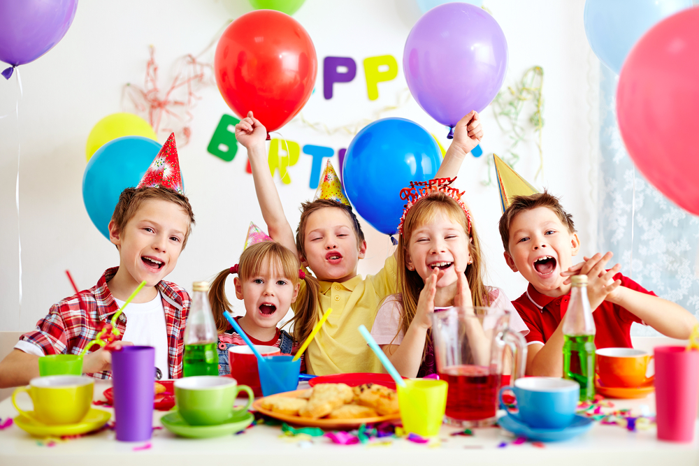 Cum organizezi o petrecere pentru copii: idei si recomandari