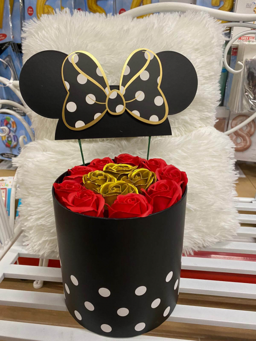 Aranjament Minnie/Mickey din trandafiri din sapun [4]
