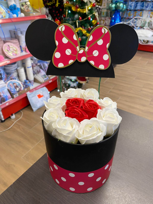 Aranjament Minnie Mickey din trandafiri din sapun