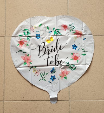 Balon folie inima „Bride to be” petrecerea burlacitelor cu flori si fluturasi, 45 cm [4]