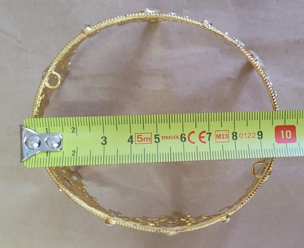 Coroana cu pietricele 5 cm h x 9 cm l [4]