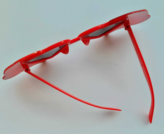 Ochelari rosii Mickey cu manusi albe [4]