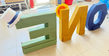 Decor litere ONE carton 180 x 66 cm [7]