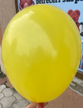 Set 50 baloane latex galben 23 cm [2]