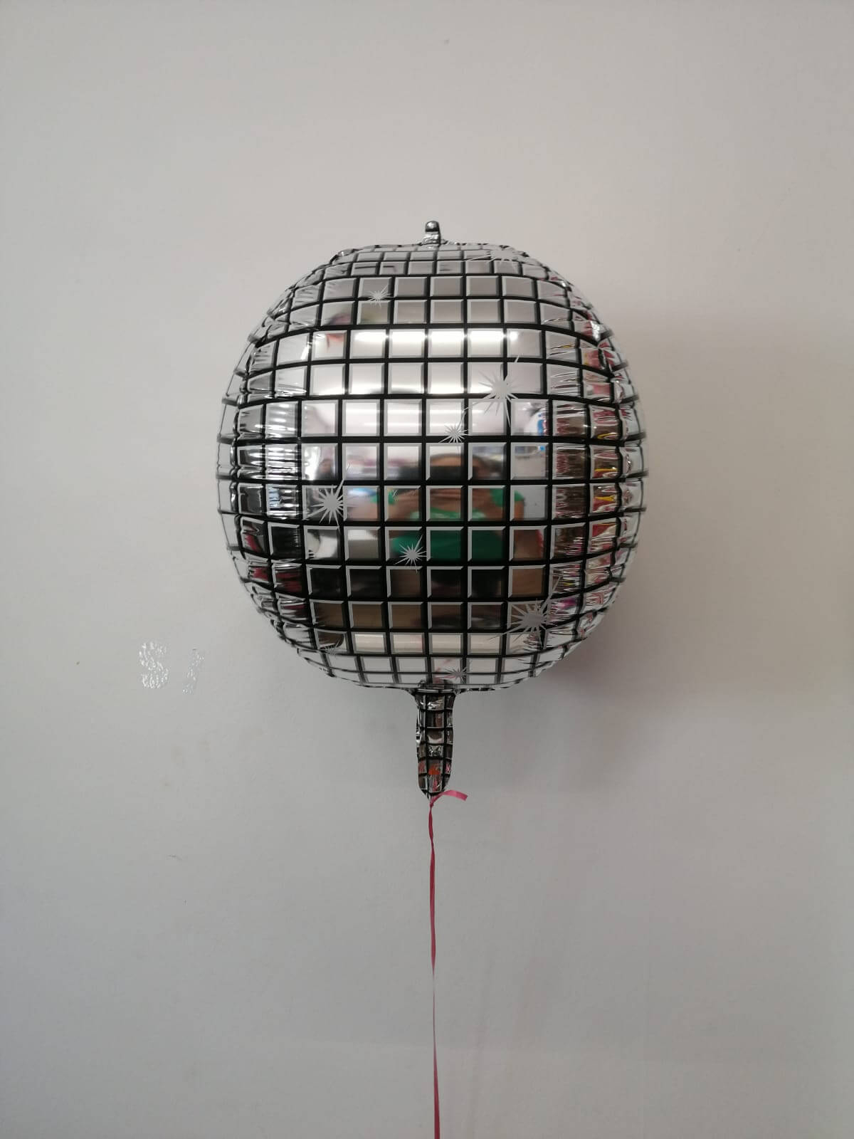 Balon folie glob disco argintiu 55 cm Umflat cu heliu