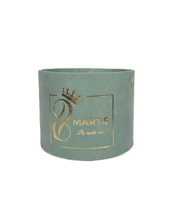 COLECTIA MARTIE - Cutie catifea 130x100 h mm, fără capac - logo ,, 8 Martie