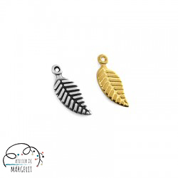 Accesorii metale comune - Charm frunza 6x12 mm zamac placat cu aur 24k