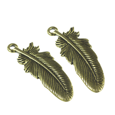 Accesorii metalice - Charm pana, aliaj placat cu aur antichizat, 29x9 mm, gros. 2 mm