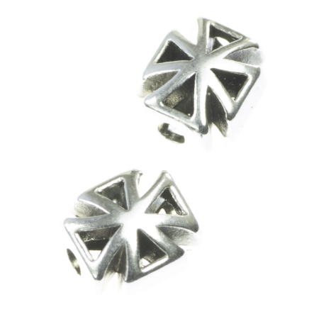 Accesorii metalice - Distantier model cruce, zamac placat cu argint, 7.5x6.5 mm, gros. 5 mm