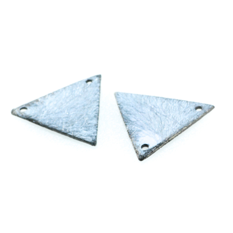 Capacele distantiere margele tuburi - Distantier triunghiular texturat, argint 925 antichizat, lungime 17 mm, latime 17 mm, grosime 0.5 mm