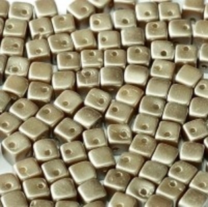 Margele Cehia - Margele cehesti Crisscross cube 4 mm Pastel Lt. Brown