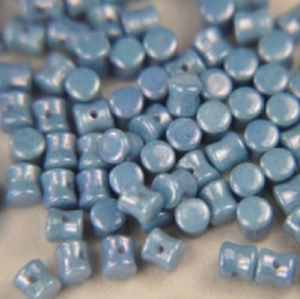 Margele Cehia - Margele cehesti Diabolo 4x6 mm Chalk white baby blue luster