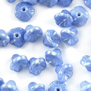 Margele Cehia - Margele cehesti Floare clopotel 7x5 mm Alabaster pastel lt. sapphire