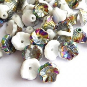 Margele Cehia - Margele cehesti Floare clopotel 7x5 mm Chalk white vitrail