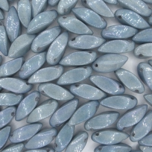 Margele Cehia - Margele cehesti Twist 6x12 mm Chalk white baby blue luster
