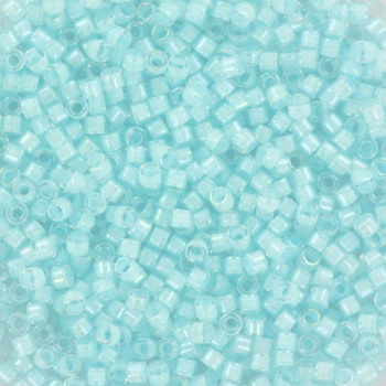 Margele Miyuki Delica - Miyuki delica's 11/0 lined luster crystal aqua mist