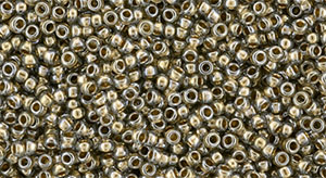 Toho Round - Toho round 15/0 Gold-Lined Black Diamond