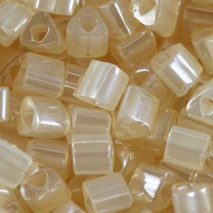 Margele Toho - Margele Toho Triangle 3 mm ceylon lt ivory TG 08 147