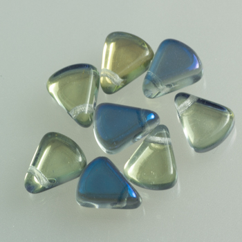Margele Cehia - Triangle 8x10 mm 00030_23101 Crystal transparent Vacuum Coating