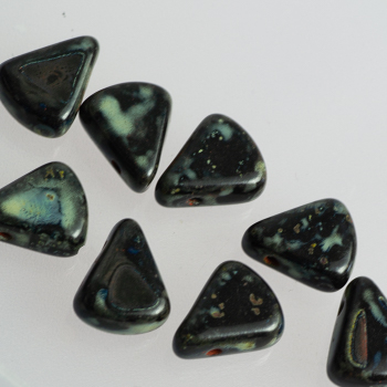 Margele Cehia - Triangle 8x10 mm 23980_86805 Black Opaque LusteRed