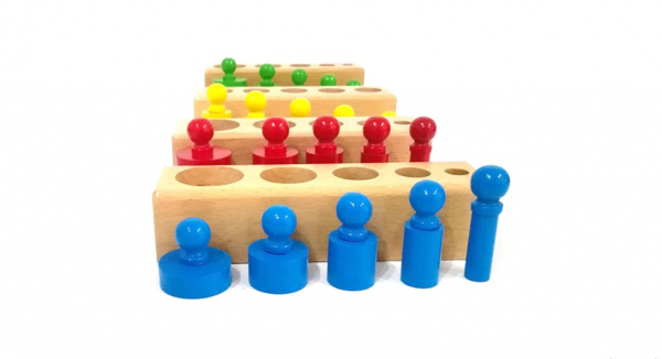 Joc de invatare si concentrare - Set 4 cilindrii din lemn cu suport [5]