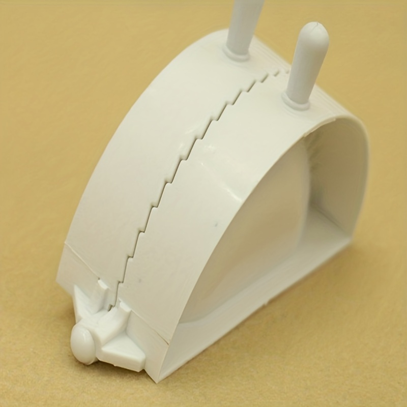 Set 2 forme pentru coltunasi/ravioli,dimesniuni diferite, plastic,alb [4]