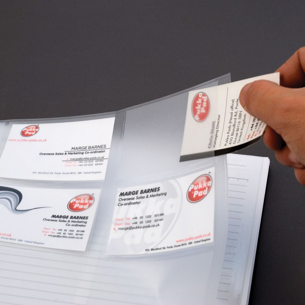 Agenda Pukka Pad A4, 160 Pagini, Hârtie 90g, Copertă Dură, Cu Hartă, Suport Carduri și Separator Tip Plic [4]
