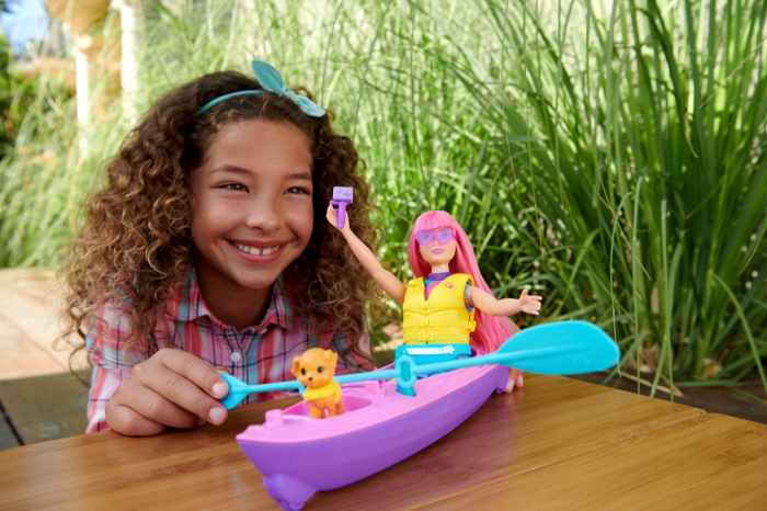 Barbie camping papusa daisy cu accesorii [4]