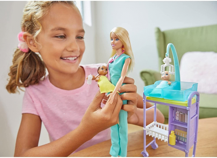 Barbie Cariere Set cu Papusa Doctor Pediatru  [7]