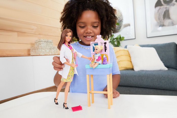 Barbie Cariere Set cu Papusa Doctor Pediatru Șatenă [3]