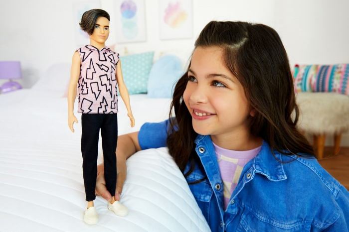 Barbie Papusa Baiat Fashionistas cu Maiou Fulgere  [3]