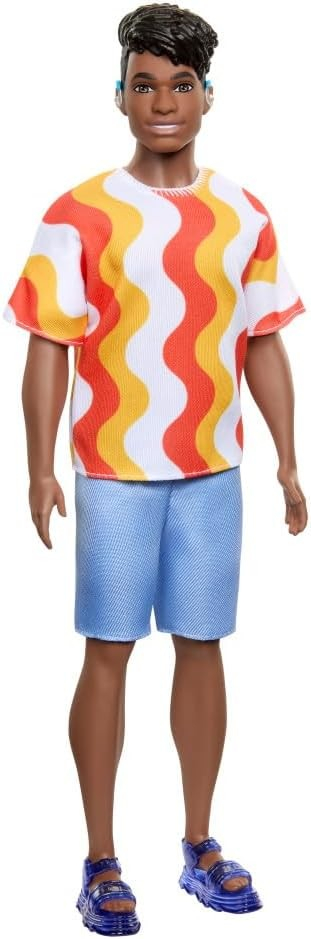 BARBIE PAPUSA BAIAT FASHIONISTAS CU TRICOU CU DUNGI ALBE SI PORTOCALII SI APARATE AUDITIVE [6]