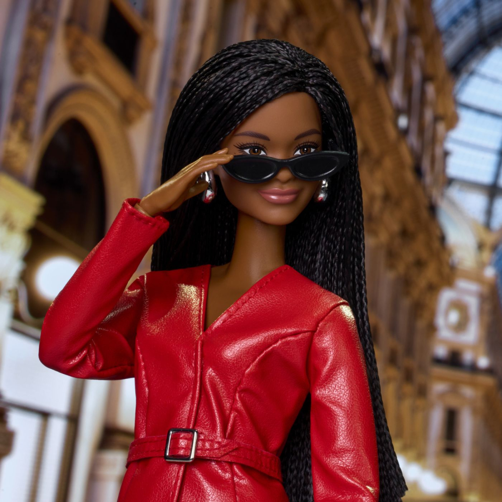 BARBIE SIGNATURE SAPTAMANA MODEI LA MILANO PAPUSA BARBIE TINUTA ROSIE [6]