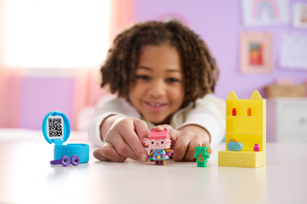 GABBYS DOLLHOUSE BOBBLE KITTY BEBE CUTIUTA SI CAMERA MESTESUGURILOR [3]