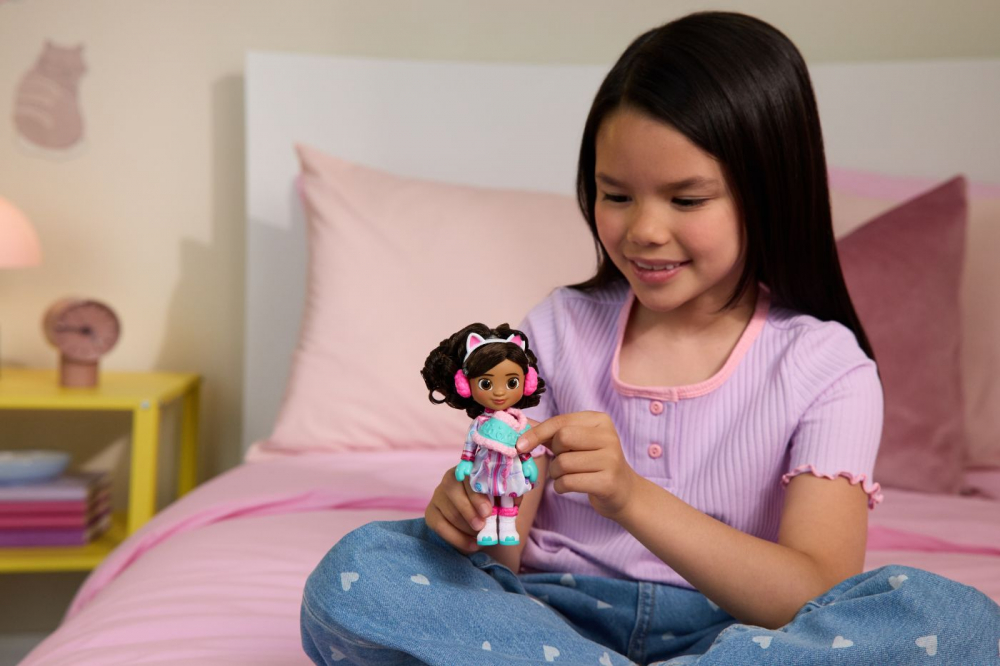 GABBYS DOLLHOUSE FILMUL PAPUSA TINUTA DE IARNA CU ACCESORII [4]
