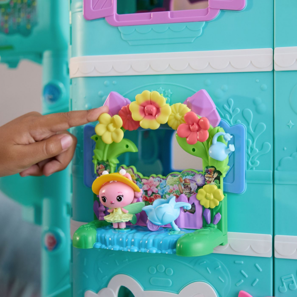 GABBYS DOLLHOUSE FILMUL SET BALCONUL GRADINA SI FIGURINA ZANA REGINA KITTY CU  ACCESORII [4]