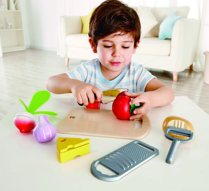 Hape Set pentru Curățat și Tăiat Legume  [4]